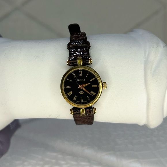 GucciโQuartz Gold-Tone Leather Calfskin Casual Brown Watch - Picture 5 of 9